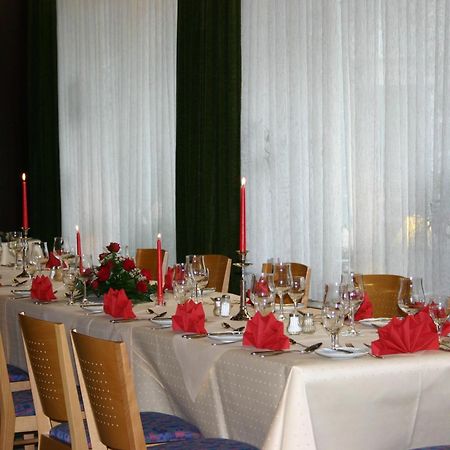 Hotel Krone Traisen ภายนอก รูปภาพ